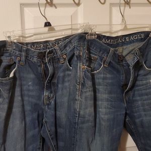 2 pairs of American eagle jeans 31/32